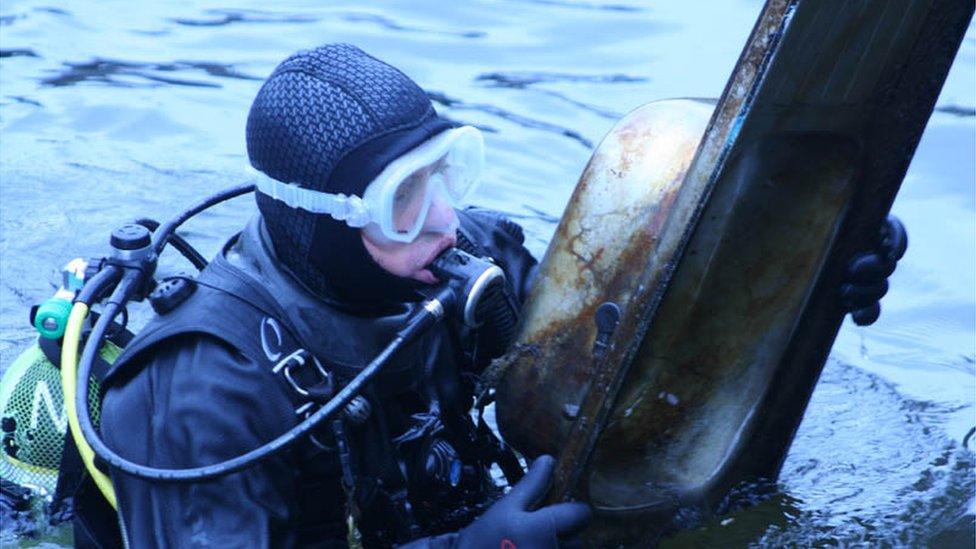 Narc diver with kitchen sink