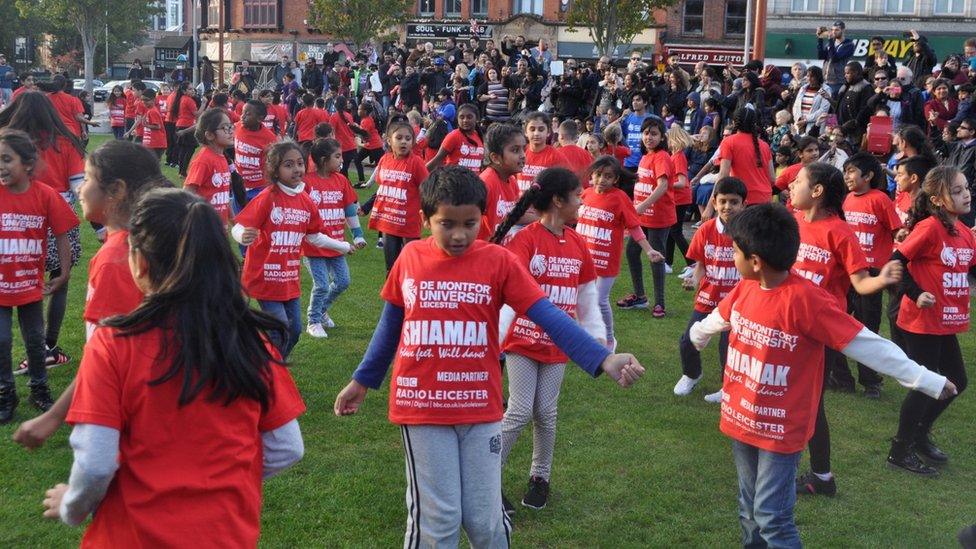 Diwali dancers