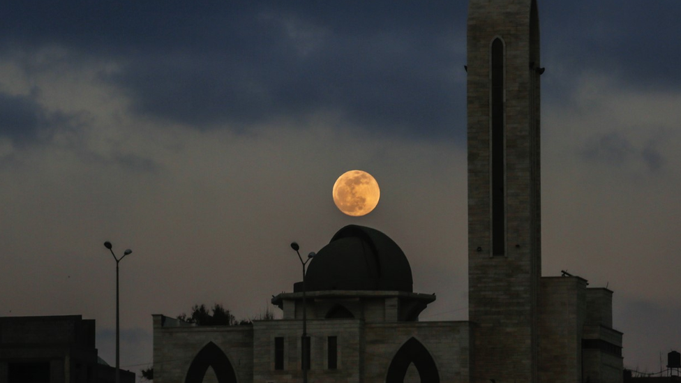 super-blood-moon-gaza-city