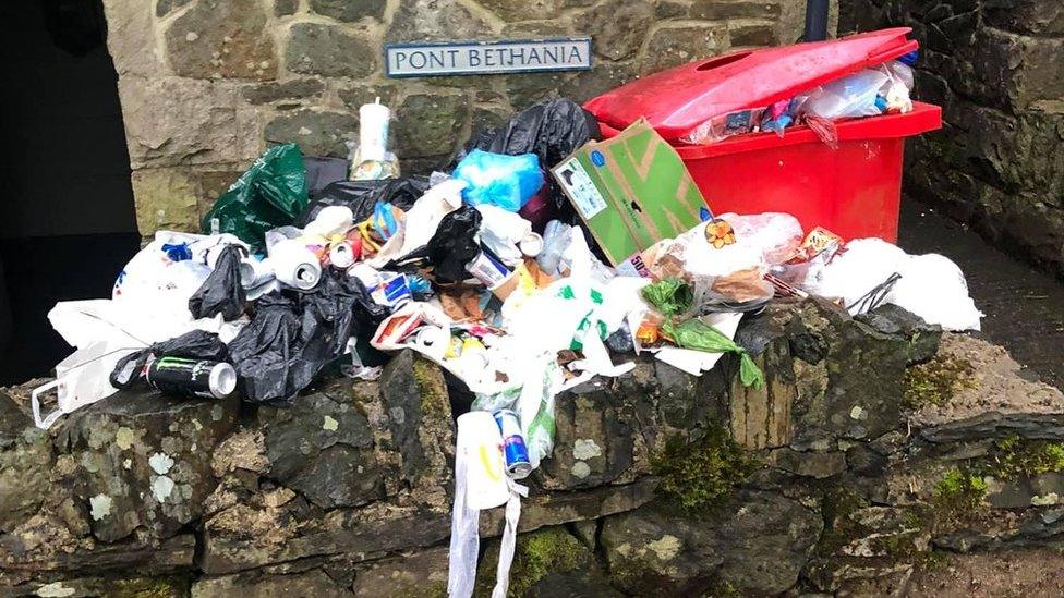 Litter on Snowdon