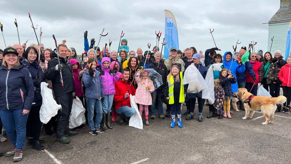 beach clean up in Emsworth