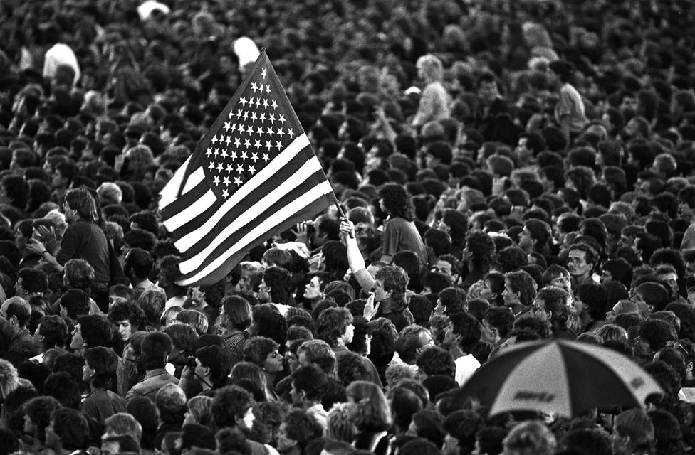 The crowd at Springsteen's East Berlin concert (1988)