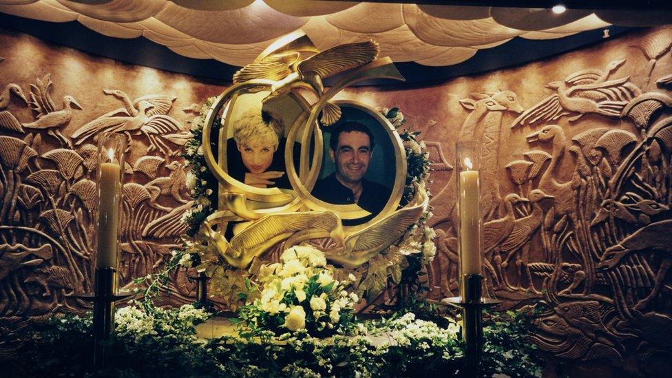 A tribute to Princess Diana and Dodi Al-Fayed was erected in Harrods in the late 1990s