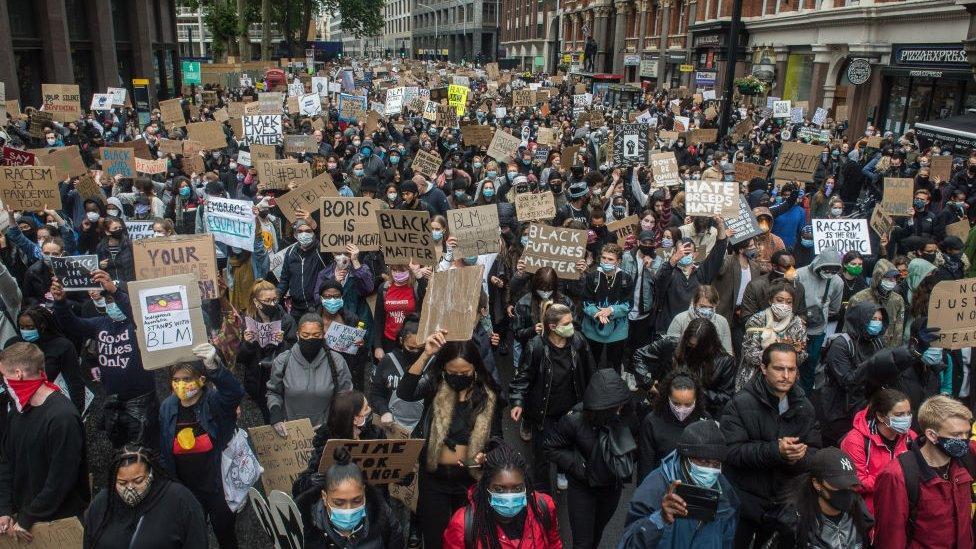 crowd-of-protestors.