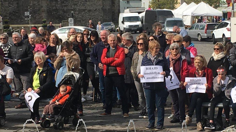 Protest in Caernarfon in support of Welsh language immersion centres in Gwynedd