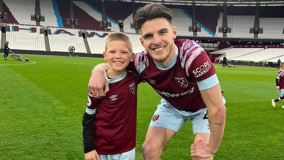 Ronnie Leys with West Ham midfielder Declan Rice