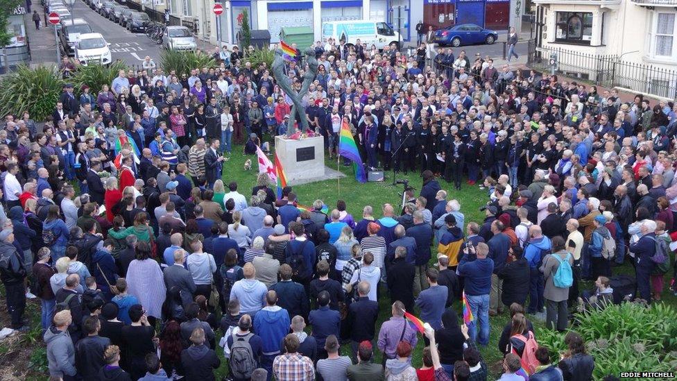 Orlando Vigil at The New Steine, Brighton