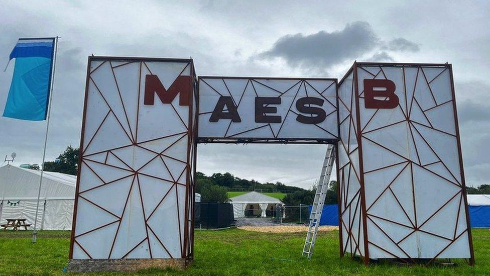 Maes B