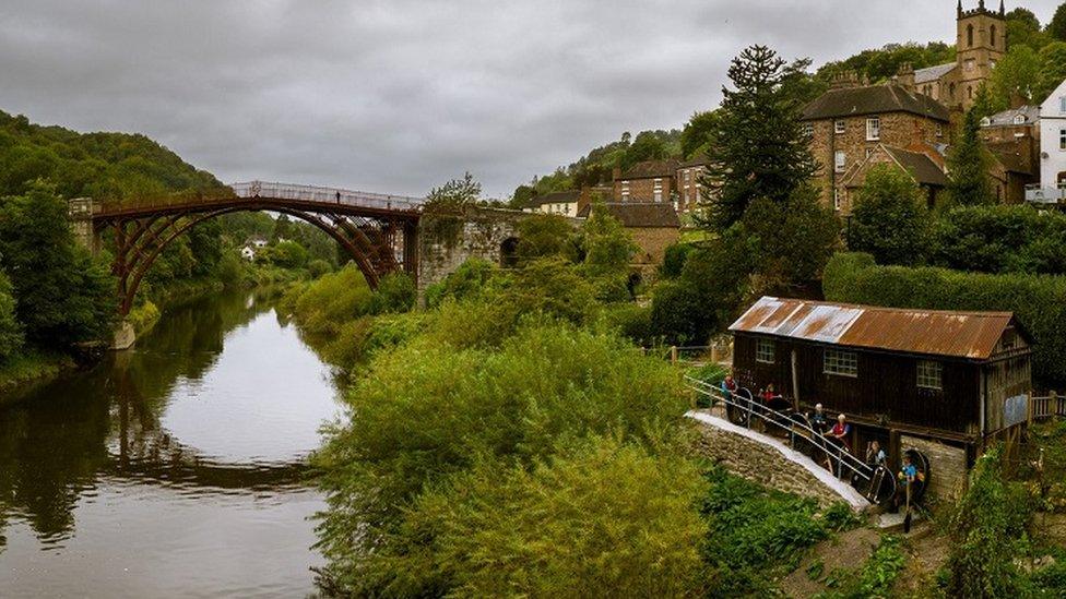 The shed next to the river