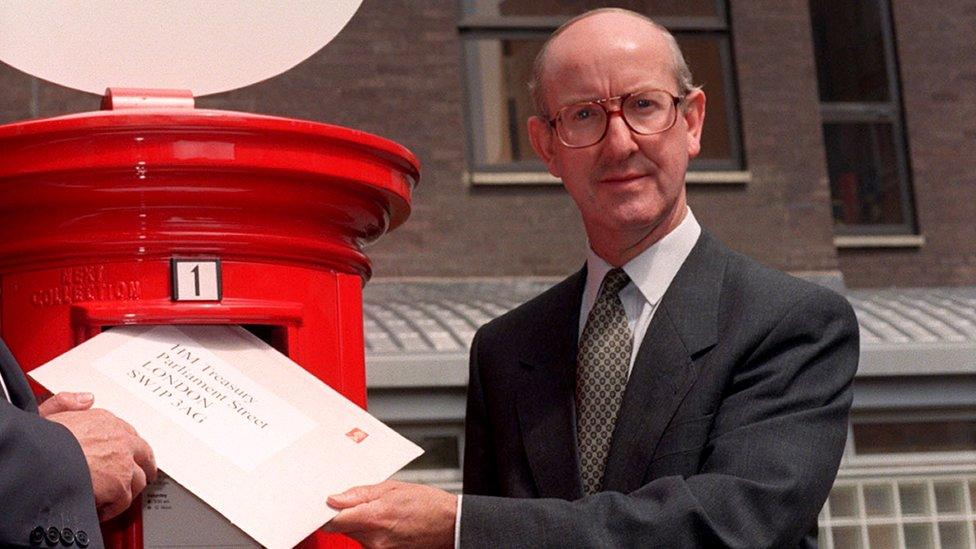 Post Office scandal: Bosses earned millions despite Horizon scandal ...