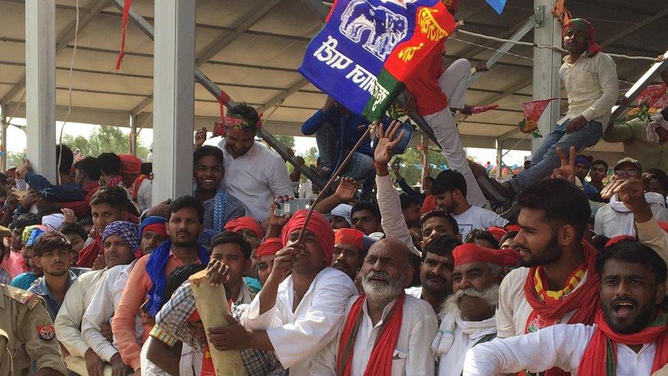 Supporters at the Mahagathbandhan rally