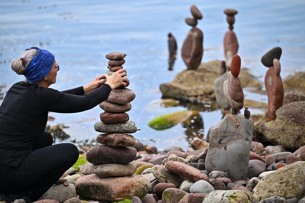 stone stacking in dunbar