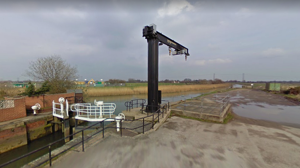 The canal lock at Waterside road, Beverley