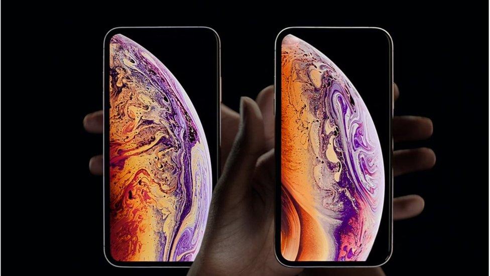 Two iPhone XS phones