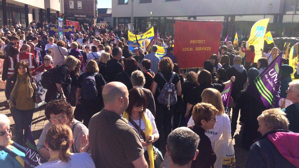 Durham teaching assistants rally