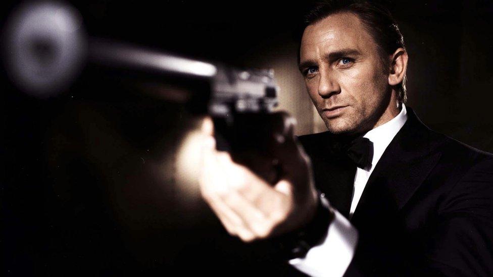 Daniel Craig as Bond