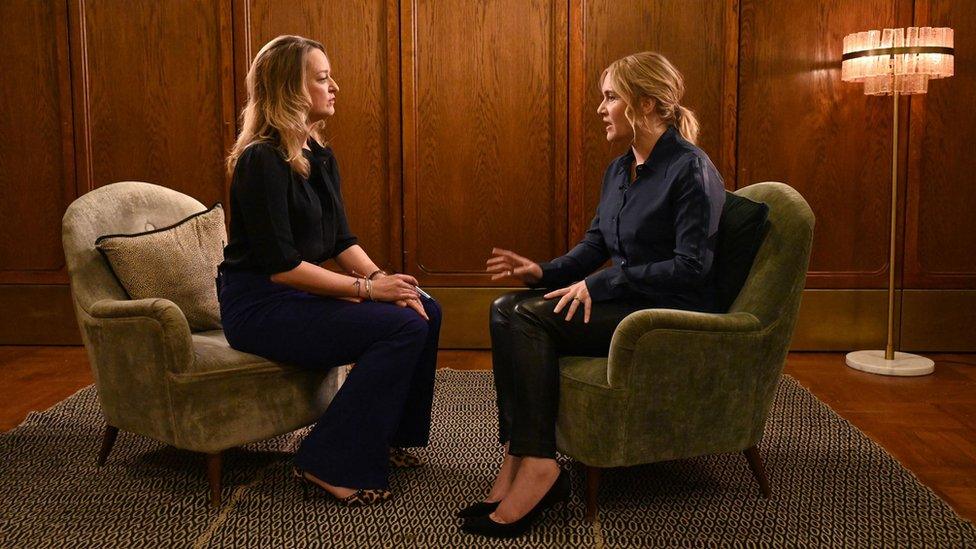 Laura Kuenssberg (l) and Kate Winslet