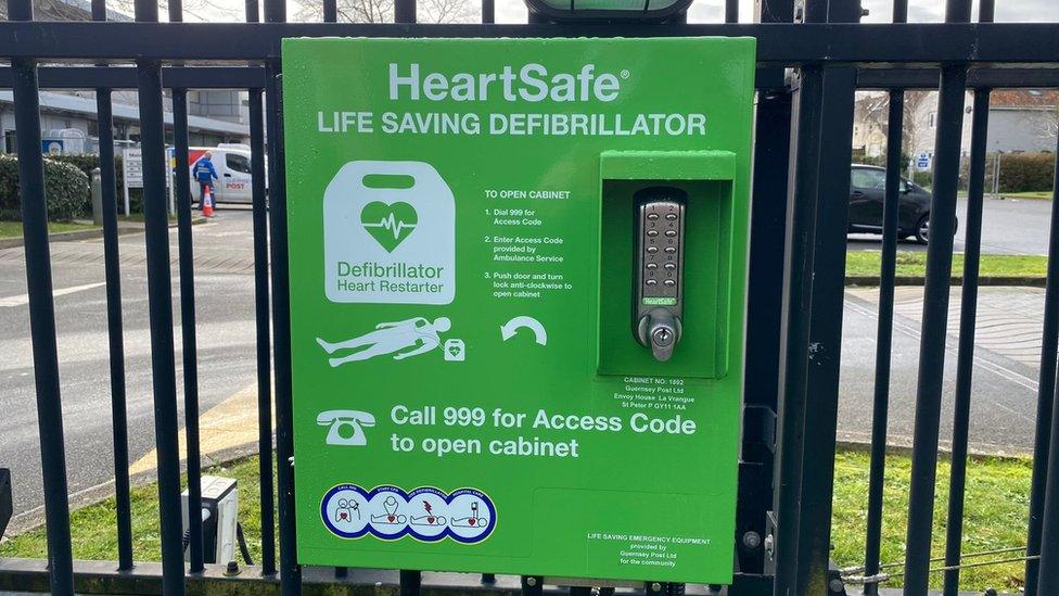 Defibrillator