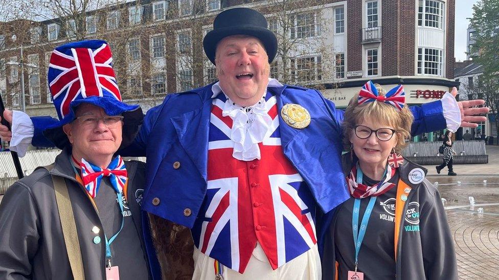 Volunteers were on hand in Hull to get people into the spirit of the coronation