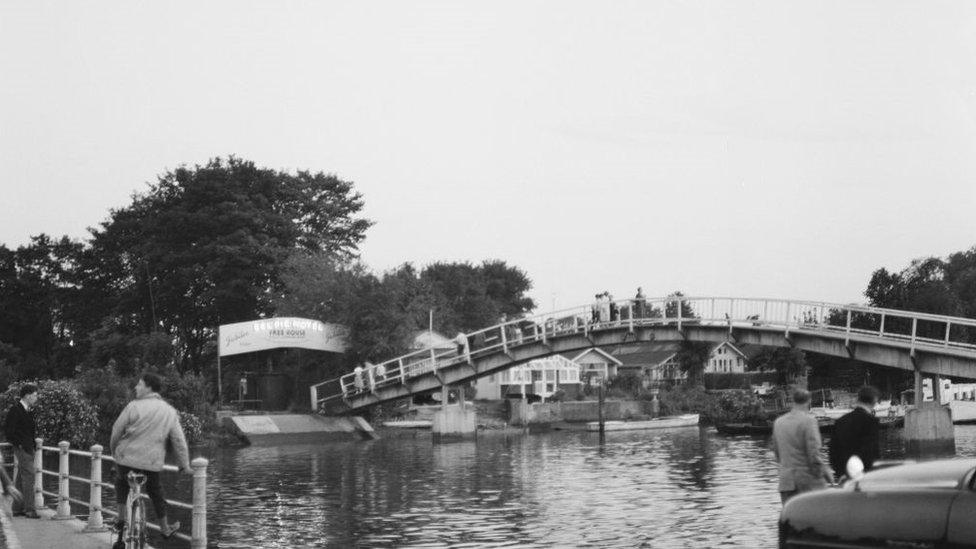 Eel Pie Island bridge, Twickenham