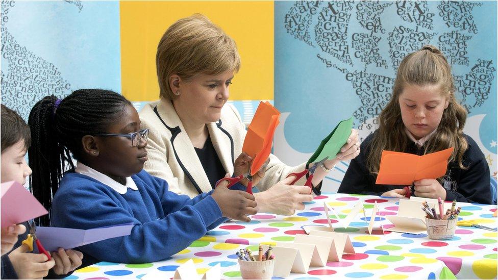 Nicola Sturgeon and school pupils