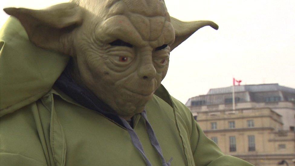 "Yoda" street performer