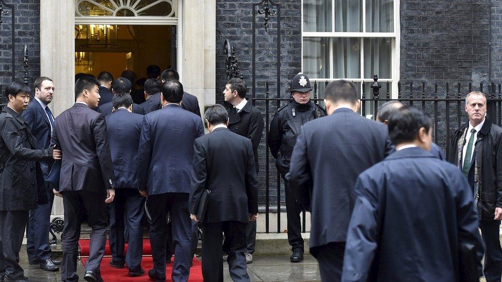 Chinese delegation enters Downing Street