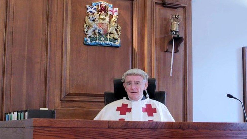 Judge presides over mock jury in court research