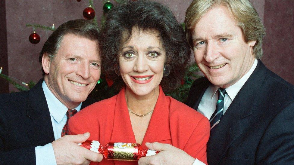 Johnny Briggs (Mike Baldwin), Amanda Barrie (Alma Baldwin) and William Roache (Ken Barlow) 19 December 1991