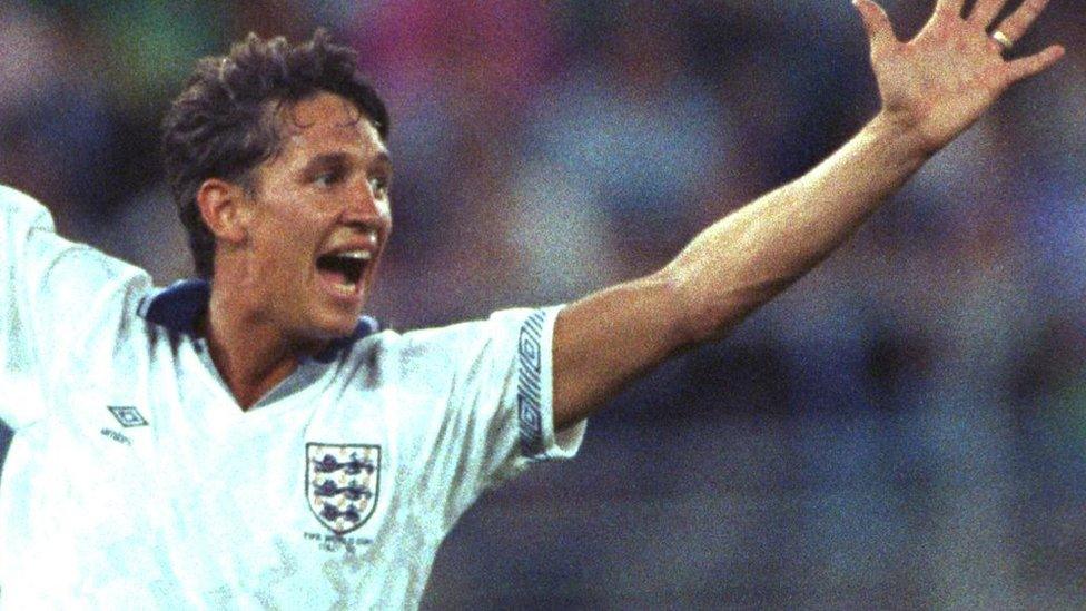 gary lineker at the 1990 world cup