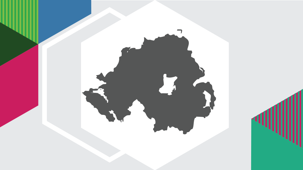 Graphic showing outline map of Northern Ireland with 鶹Լ election branding