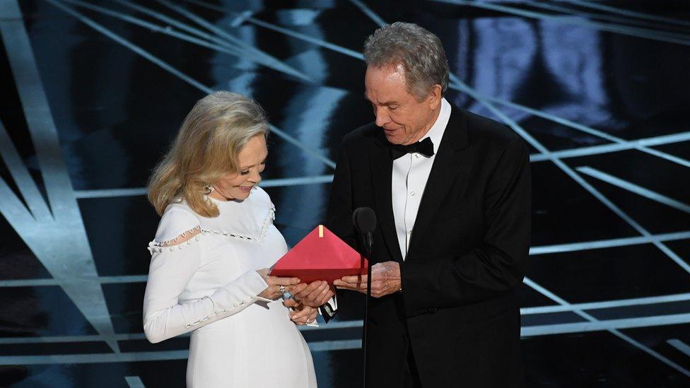 Faye Dunaway and Warren Beatty