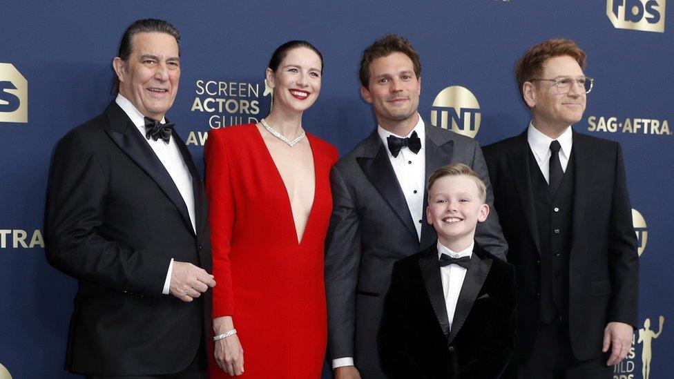 Jude with Ciarán Hinds, Caitríona Balfe, Jamie Dornan and Sir Kenneth Branagh at the SAG awards