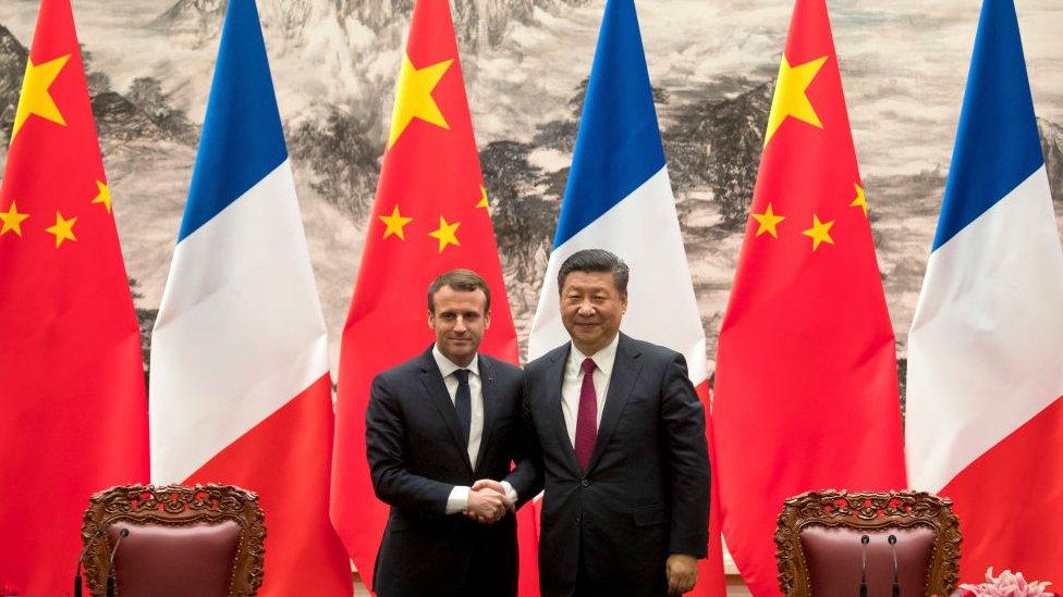 Emmanuel Macron and Xi Jinping