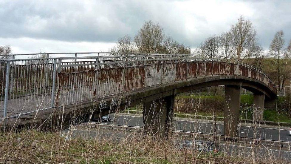 The current Sighthill bridge over the M8