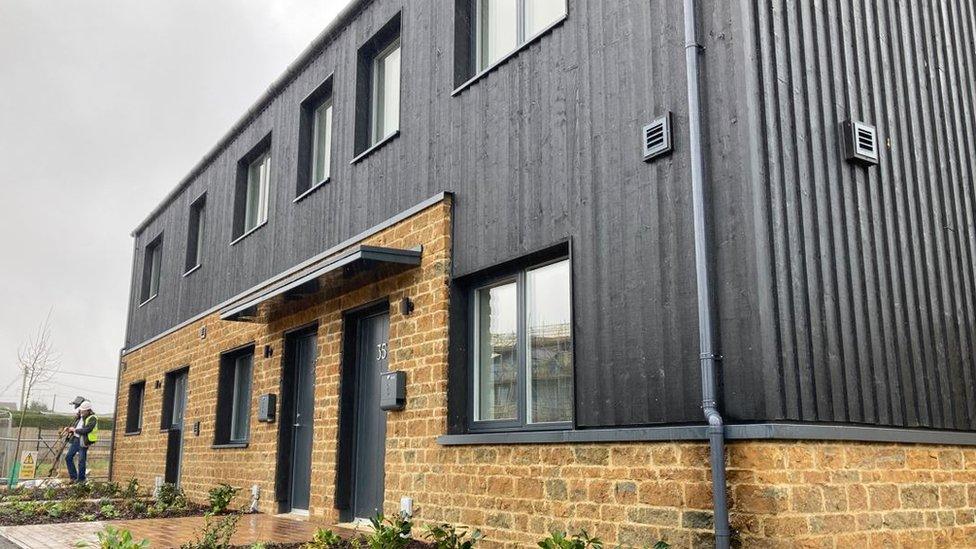 Low-carbon new homes in Hook Norton