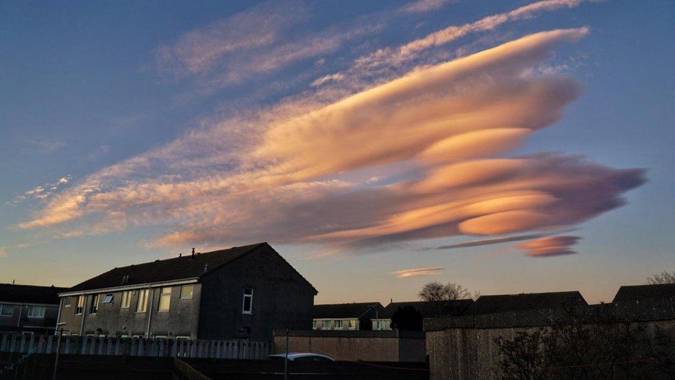 Lens shaped clouds