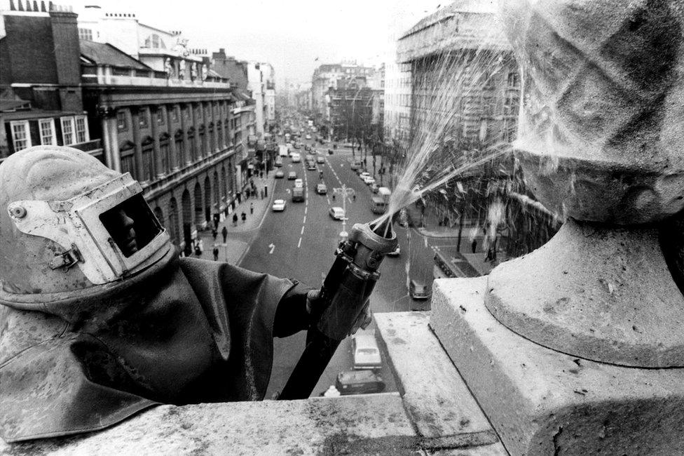 24th March 1977: Stone-cleaner Jack England cleaning the west front of the church at St Mary-le-Strand, London, as part of the Clean-Up London campaign for the Silver Jubilee celebrations of Queen Elizabeth II.