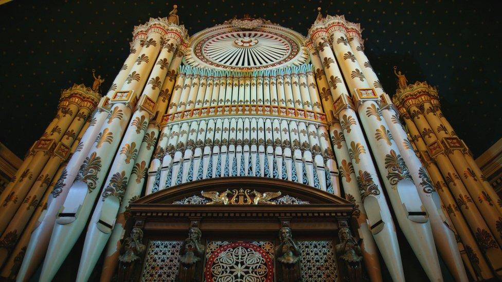 Leeds Town Hall organ