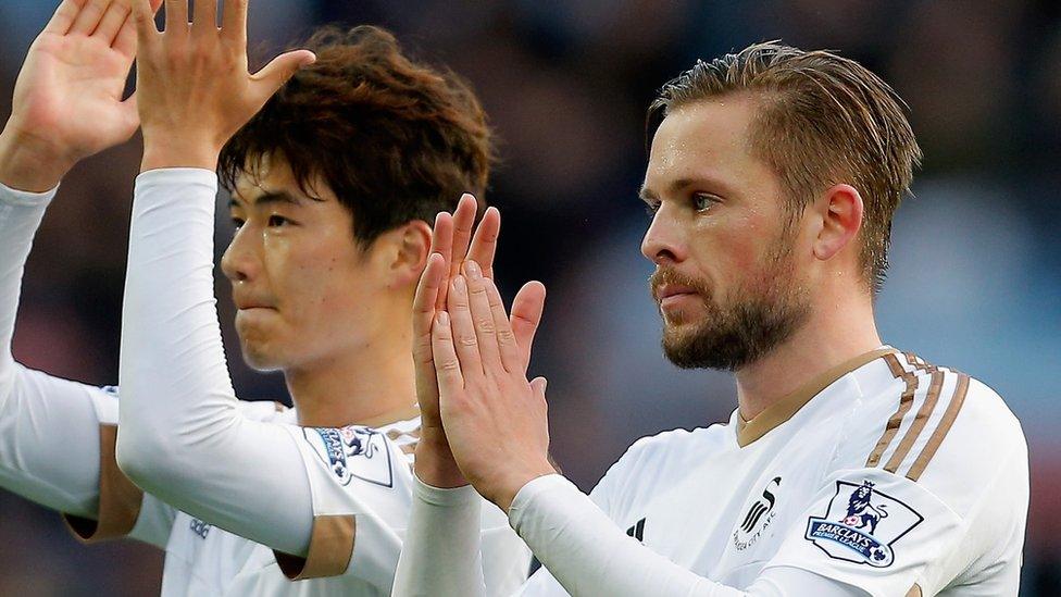 Ki Sung-yueng and Gylfi Sigurdsson