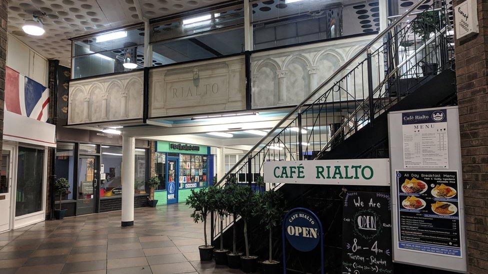 Cafe Rialto