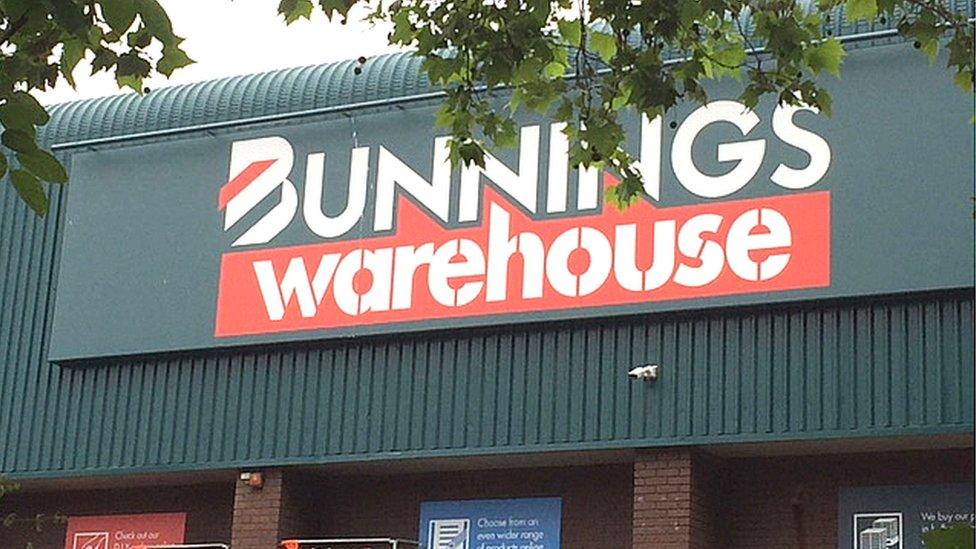 Bunnings sign