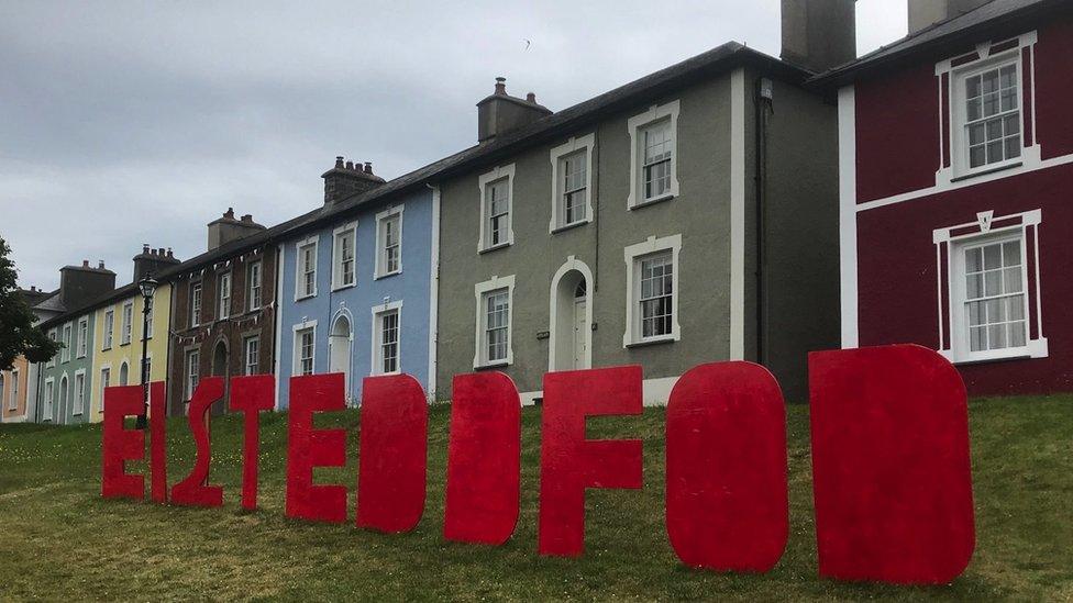 Aberaeron yn croesawu'r Eisteddfod