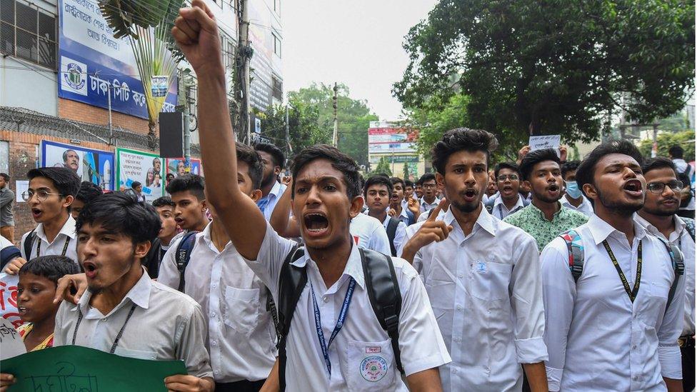 Protesting students in Dhaka