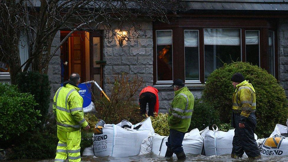 flooding-houses.