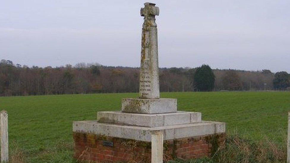 St Edmund's monument at Abbey Hill