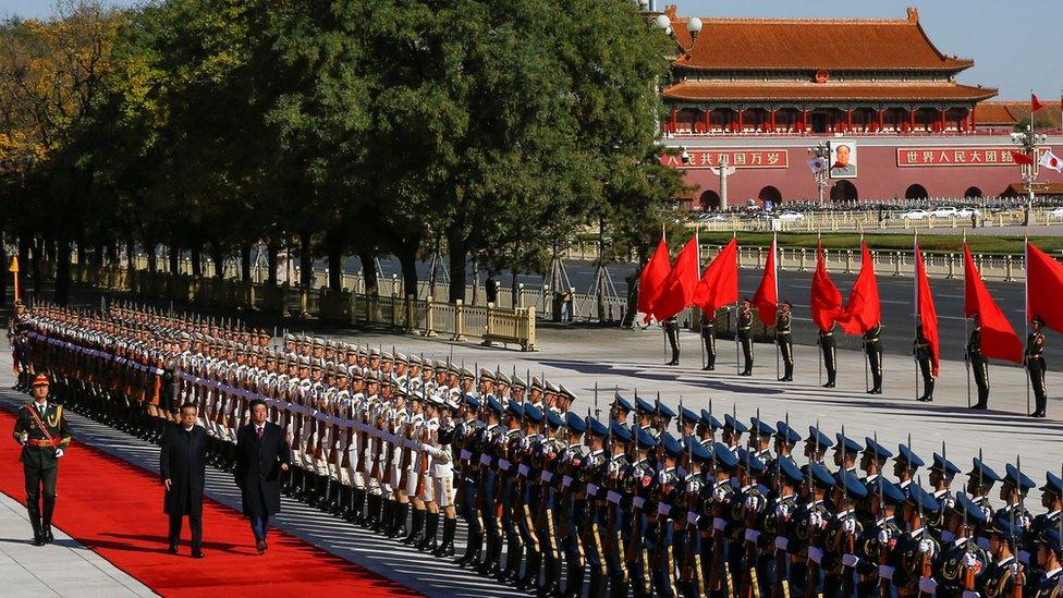 Shinzo Abe and Li Keqiang in Beijing