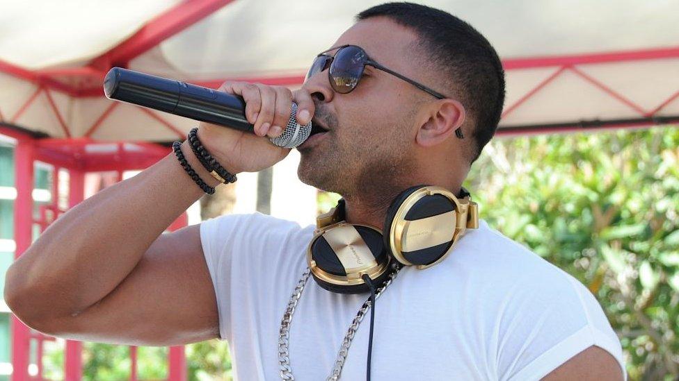 Jay Sean singing