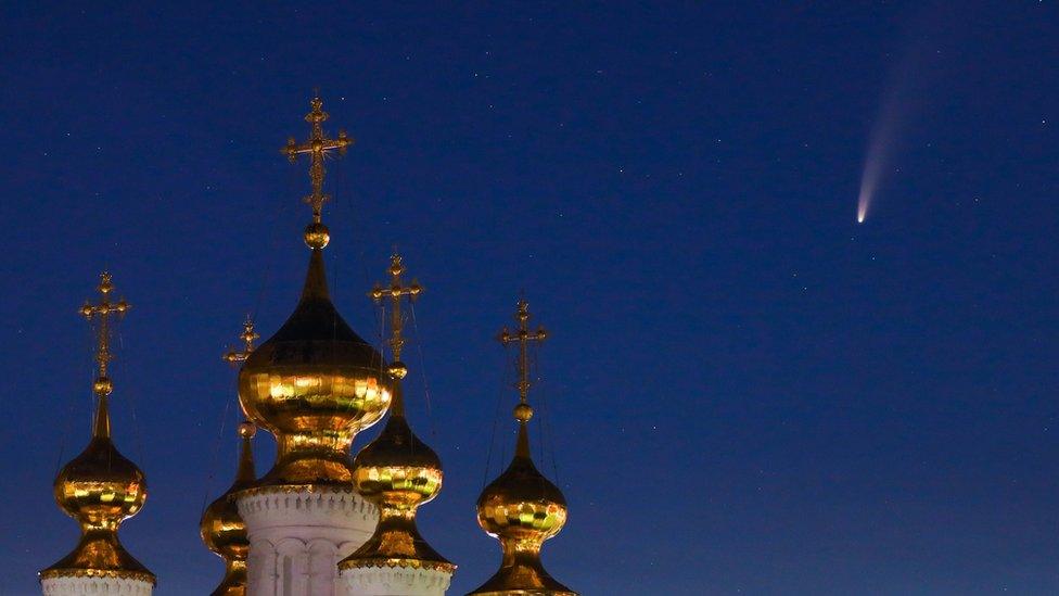 Comet-Neowise-Church-Russia.