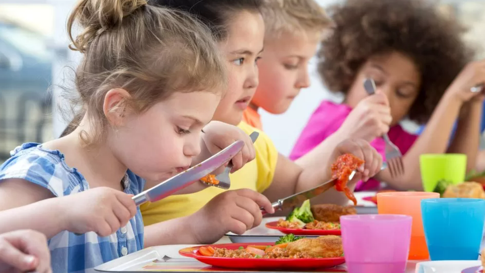 Children eating lunch